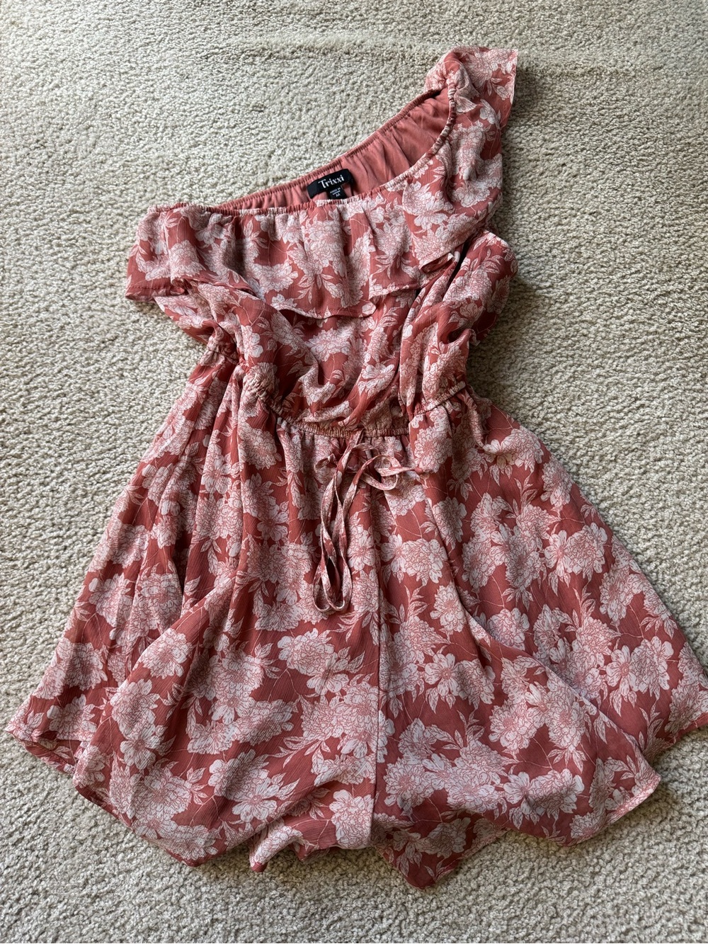 Trixxi Dusty Coral Floral One-Shoulder Romper y2k sexy casual elegant